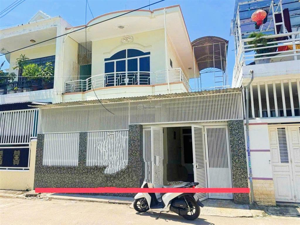 Nhà 2 tầng nguyễn văn đăng  ngang 8m sát đường ngô đến. giá 3,9 tỷ