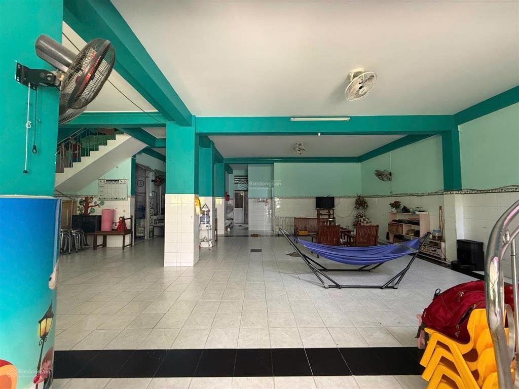 Nhà 3 tầng, ngang gần 11m, sát đường mai xuân thưởng (ô tô vào ổn áp) giá 12 tỷ