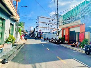 Mặt tiền đường phú đức, ngang hơn 5m * cách biển hòn chồng 700m * giá 9,2 tỷ