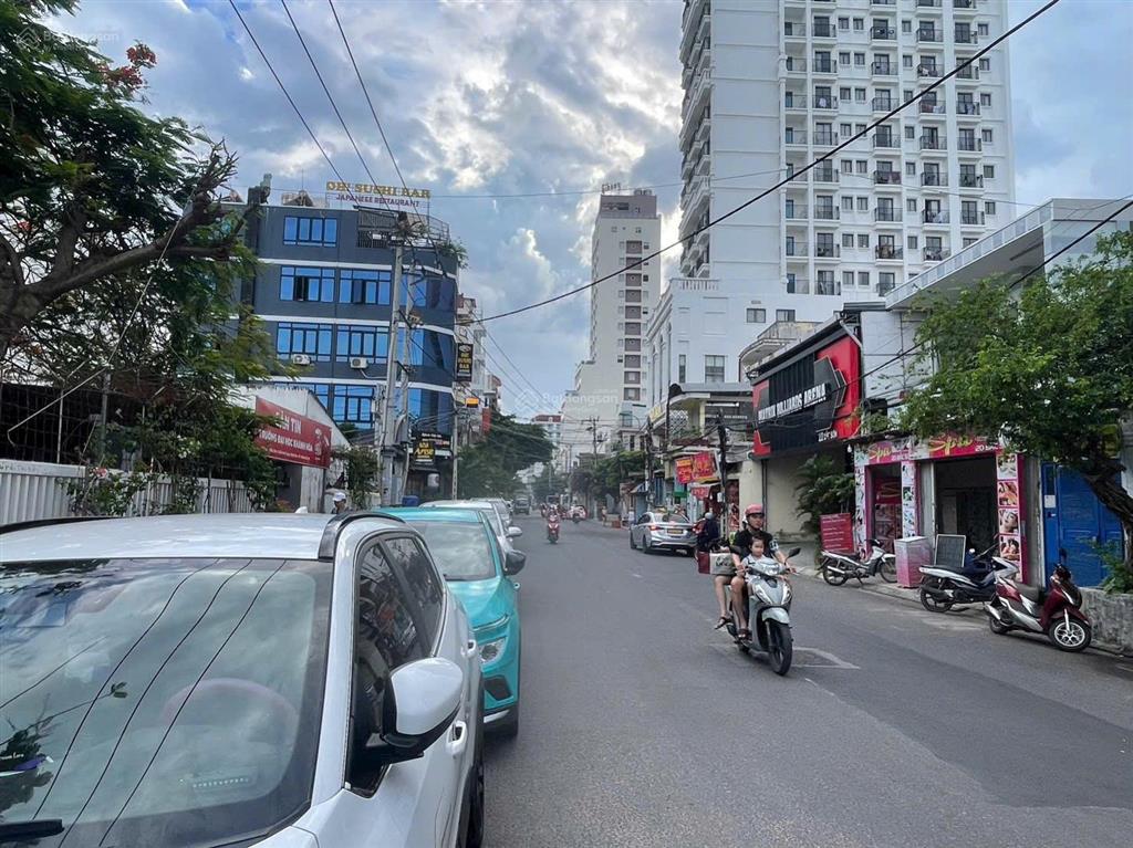 Đất bắc sơn  cách biển hòn chồng  80m * cách đường ô tô 18m. giá 8,650 tỷ
