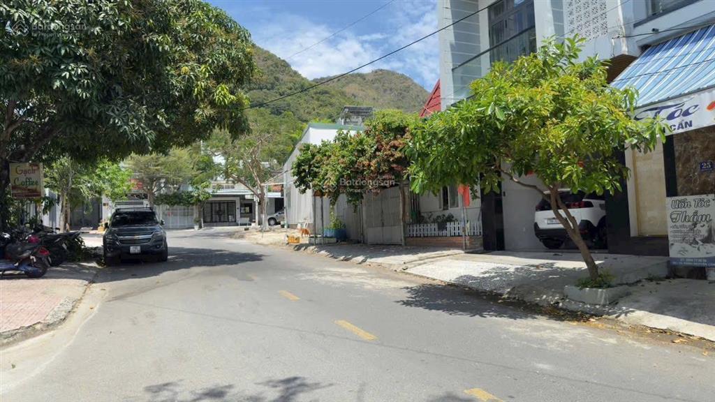 Đất đường đặng nguyên cẩn  đối diện trường tiểu học vĩnh hoà 1.giá 10,9 tỷ