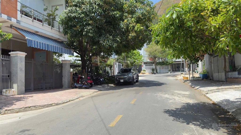 Đất đường đặng nguyên cẩn  đối diện trường tiểu học vĩnh hoà 1.giá 10,9 tỷ
