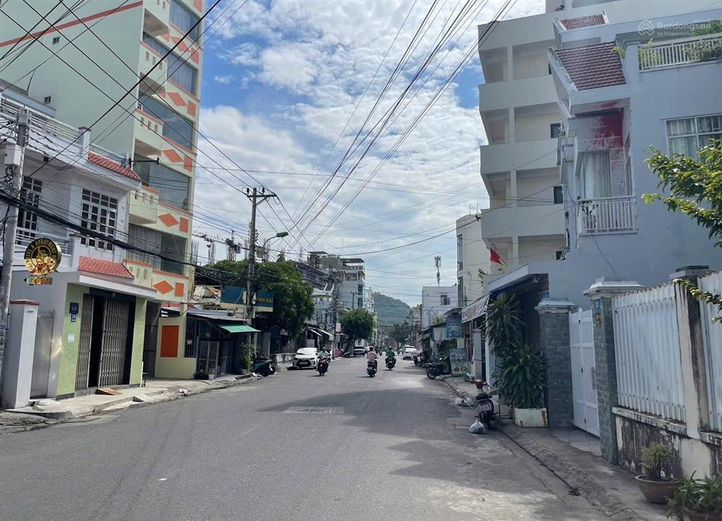 [ nhà mặt tiền đường bắc sơn  ngang siêu rộng 8,6m ] ra biển hòn chồng 500m giá 13 tỷ
