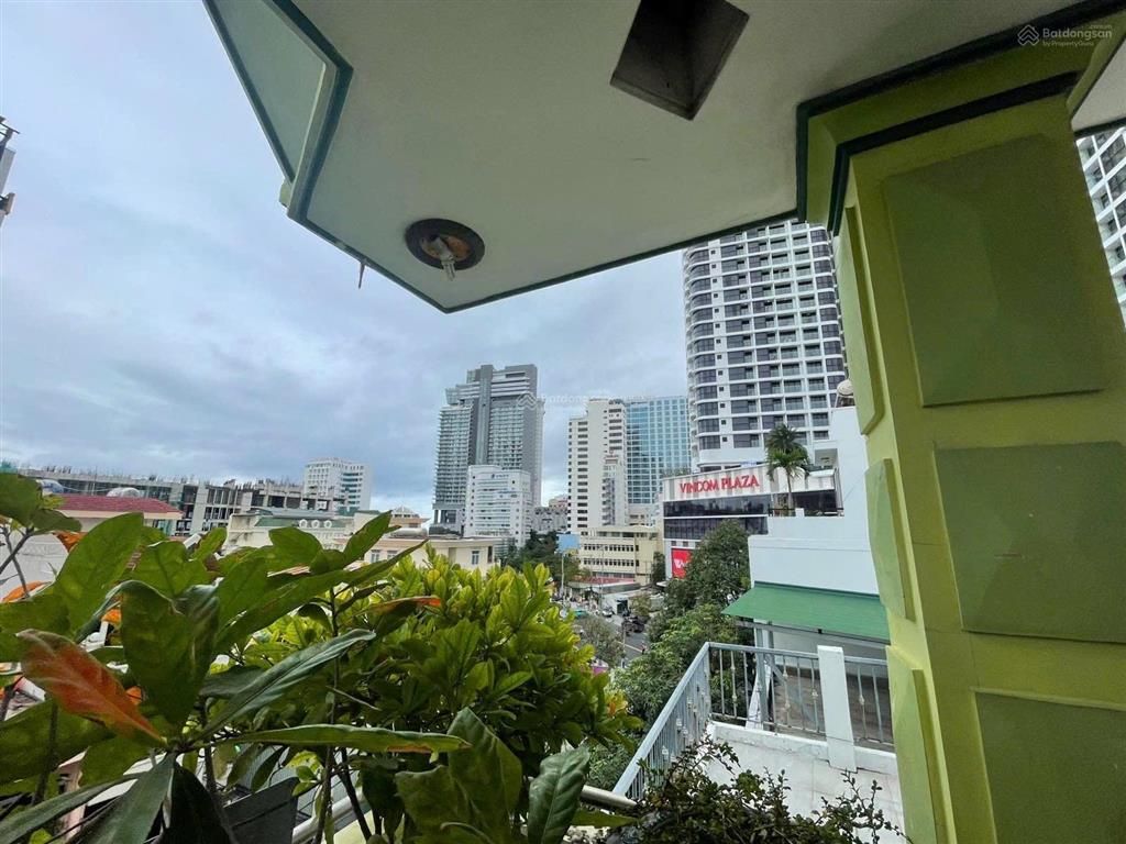 Nhà 6 tầng, hoàng hoa thám cực hiếm đã hoàn công trên sổ, ra biển trần phú 300m. giá 12 tỷ