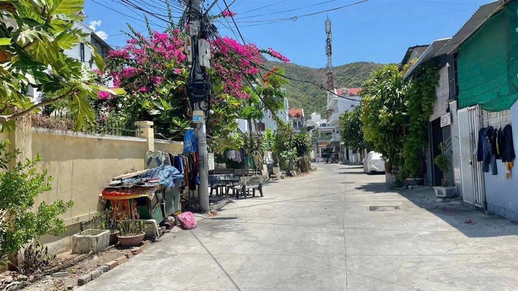 Đất mặt tiền sử hy nhan, ngang 6m * gần biển ba làng (tầm 350m) giá 7,5 tỷ