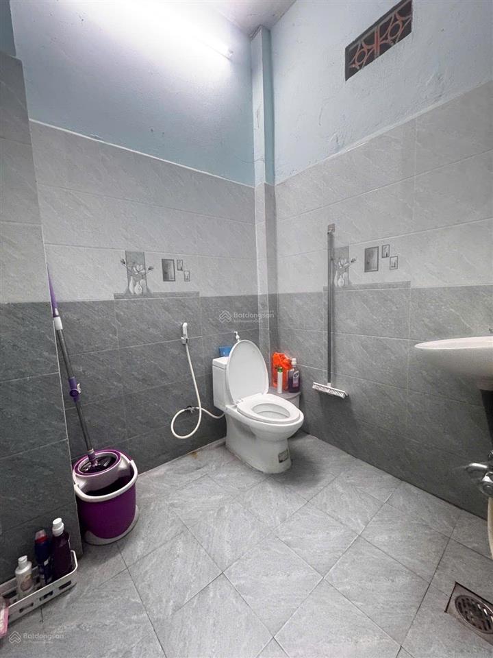 Nhà 2 tầng mặt tiền mai xuân thưởng  cách biển hòn chồng 500m. giá 7,750 tỷ
