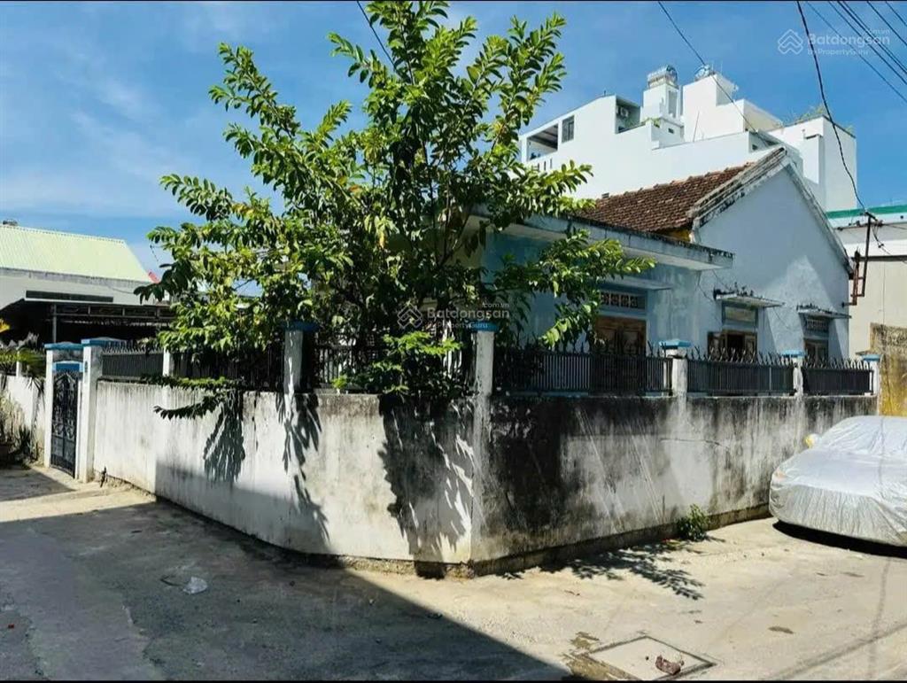Hẻm ô tô tôn thất tùng  đất góc 2 mặt tiền. ra biển hòn chồng 300m. giá 60tr/m2