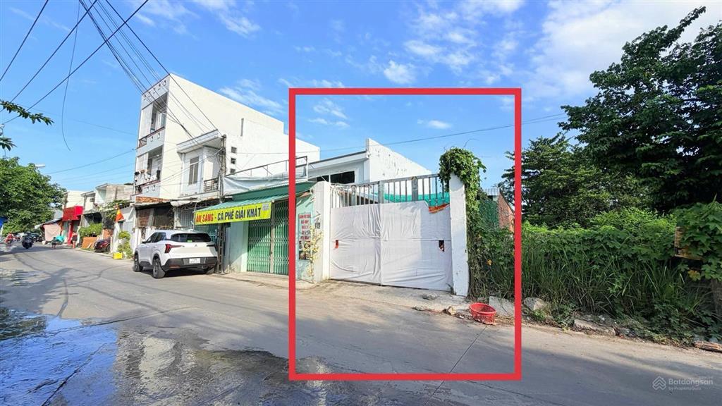 Mặt tiền đường nguyễn chích ngang dài 9m  cách biển hòn chồng 1,5km. giá 5,250 tỷ
