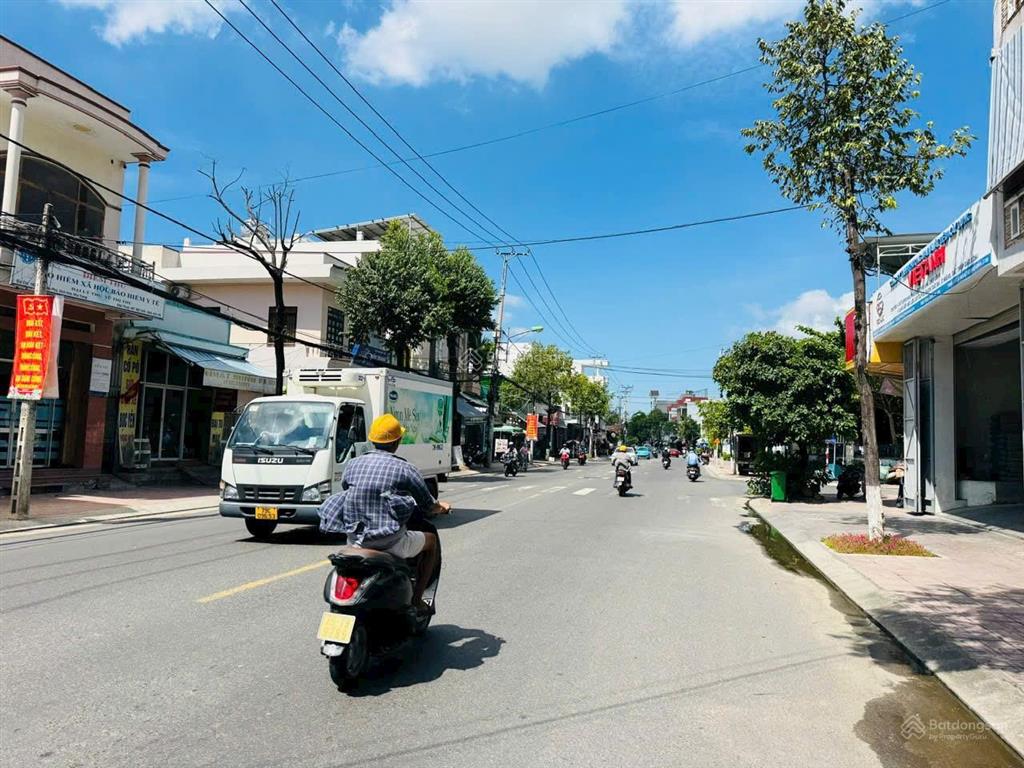 Nhà mặt tiền điện biên phủ đang kinh doanh quán bida, cách biển hòn chồng 650m. giá 24 tỷ