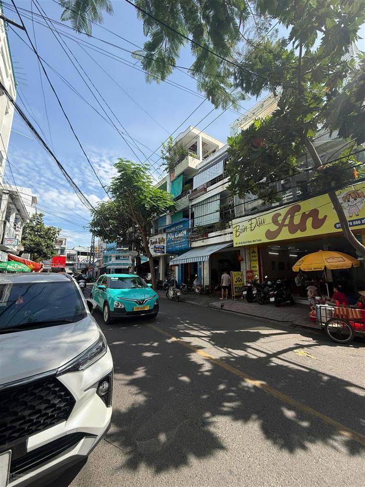 Nhà 3 tầng mặt tiền bạch đằng  ngang 6m, khu phố hàn khá sầm uất. giá 16 tỷ