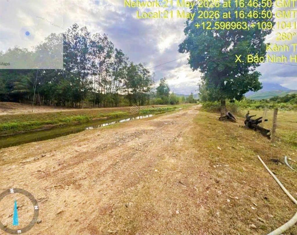 Nhà vườn hồ, giáp suối ninh an, ninh hoà * bám đường ô tô dài gần 200m * giá 1,760 tỷ