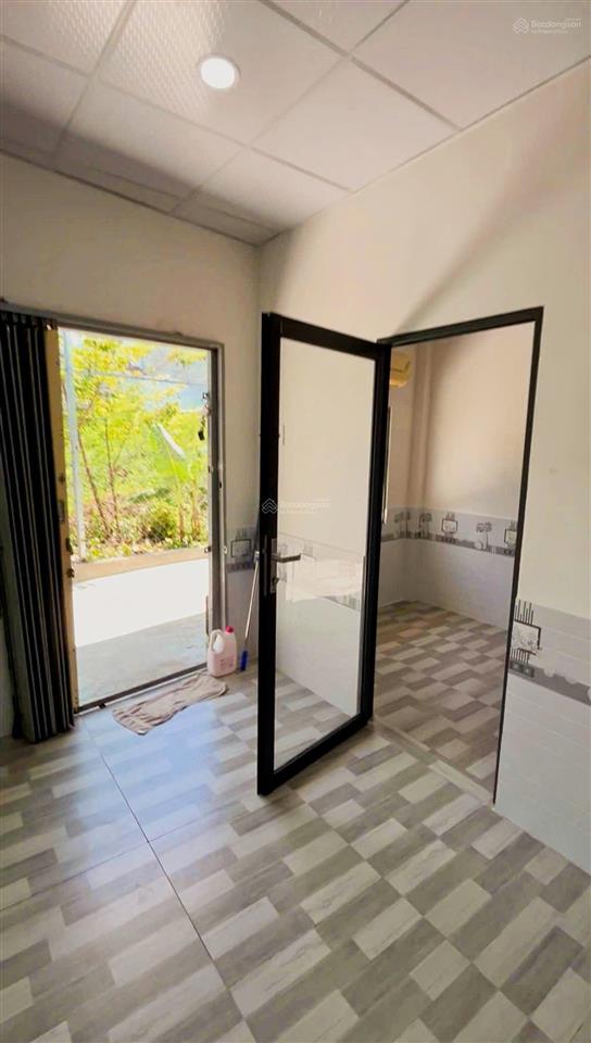 Nhà cấp 4 còn new, hẻm xe tải nhỏ phú đức, p vĩnh hoà. cách biển hòn chồng 700m, 1,6 tỷ