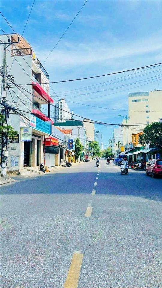 Đất mặt tiền đường củ chi  17 tỷ (cách biển hòn chồng 700m)