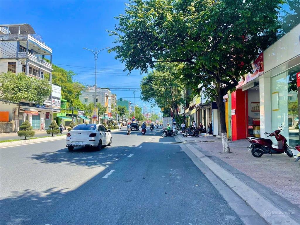 Nhà 2 tầng , mặt tiền đường 23/10  đang cho thuê kinh doanh ổn áp. giá 9,2 tỷ
