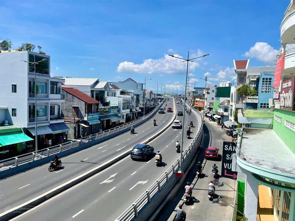 Nhà 2 tầng , mặt tiền đường 23/10  đang cho thuê kinh doanh ổn áp. giá 9,2 tỷ