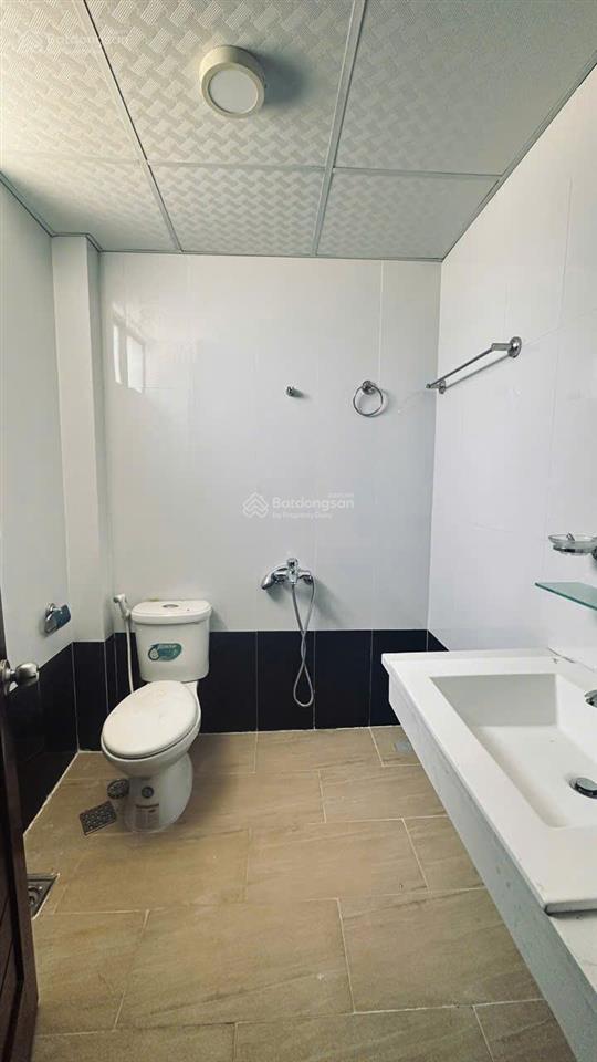 Tòa căn hộ 7 tầng, đường lê văn huân. cách biển 150m. giá 17 tỷ