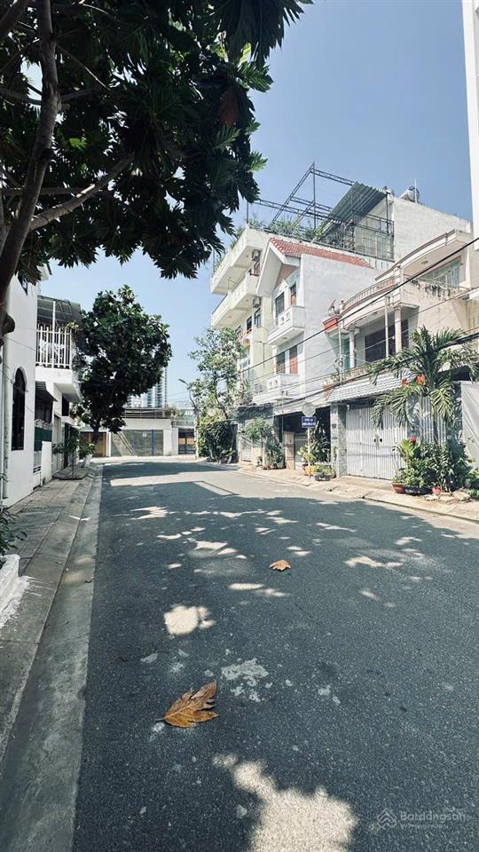 Tòa căn hộ 7 tầng, đường lê văn huân. cách biển 150m. giá 17 tỷ
