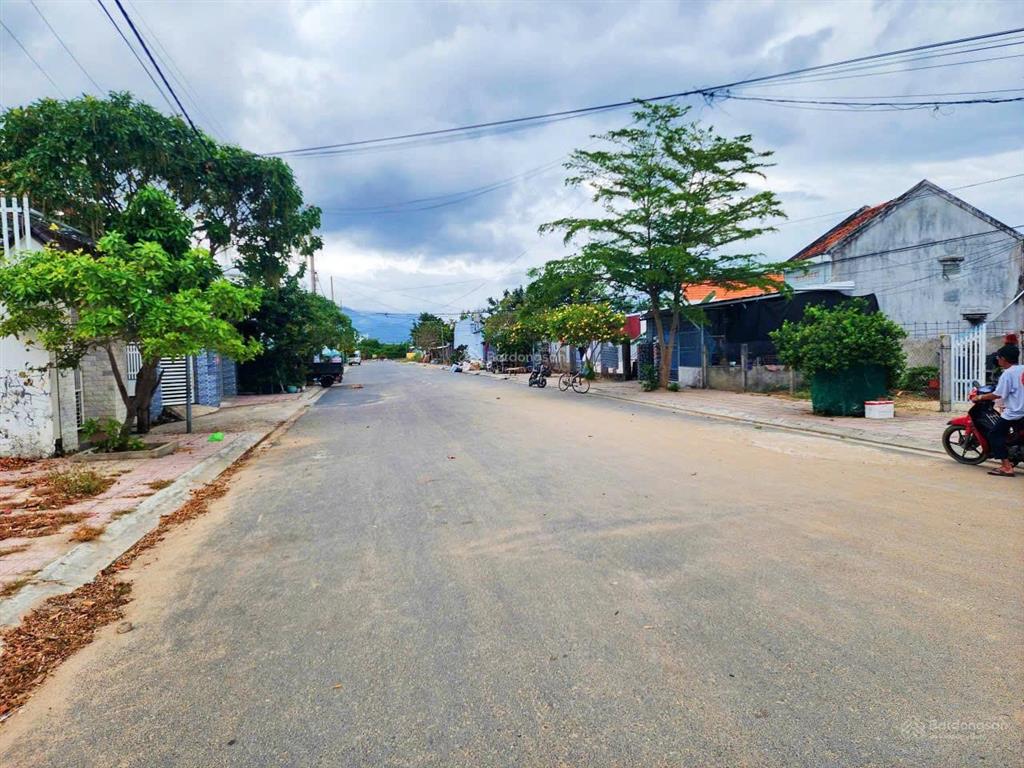 Đất thị trấn vạn giã, mặt tiền hoàng diệu * cách trần hưng đạo 200m * giá 2,680 tỷ