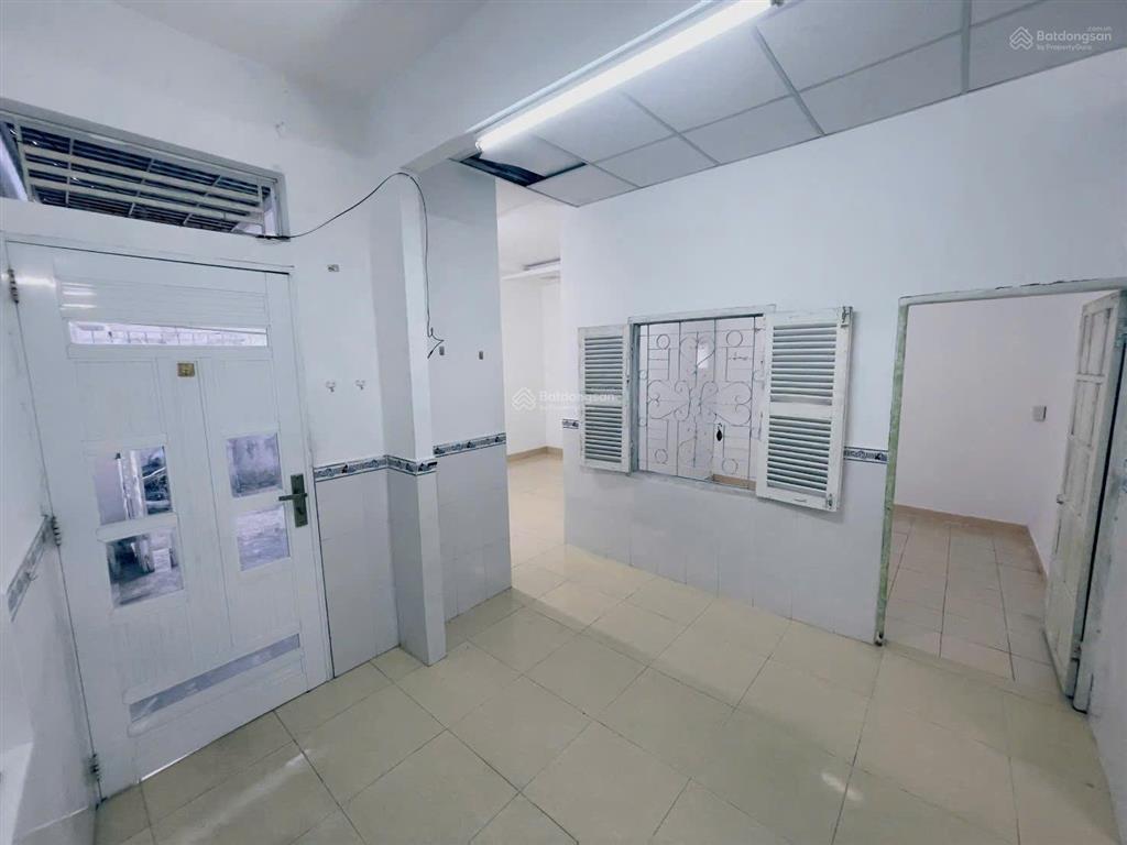 Nhà mới hoà trung, ngang 6,2m * cách biển hòn chồng 1,4 km *. giá 2,860 tỷ