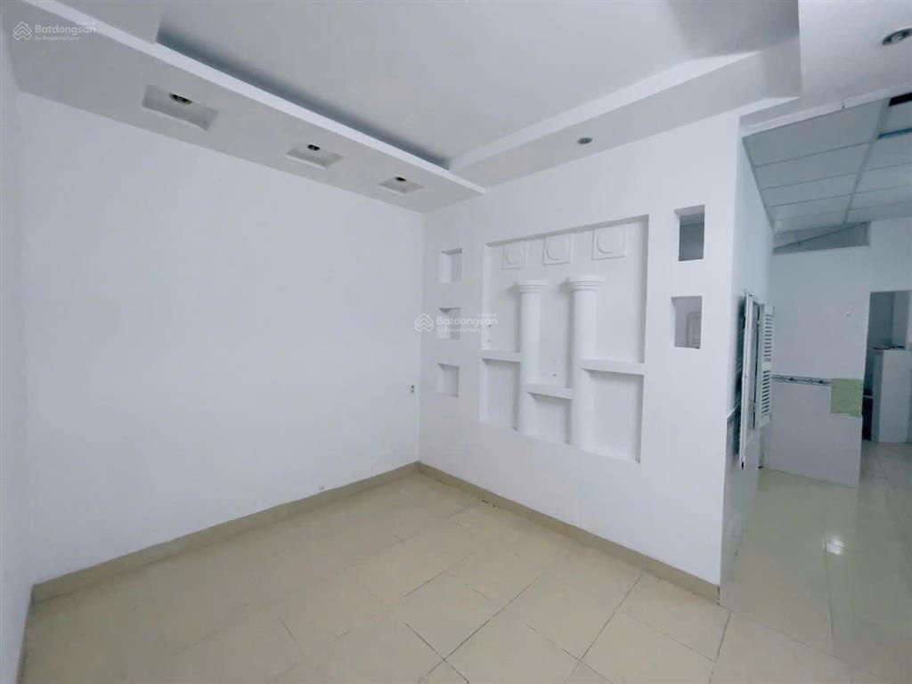Nhà mới hoà trung, ngang 6,2m * cách biển hòn chồng 1,4 km *. giá 2,860 tỷ