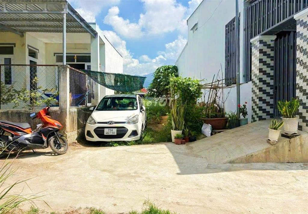 Đất dân diên điền, nằm trong khu dân cư đông đúc , giá 880 triệu