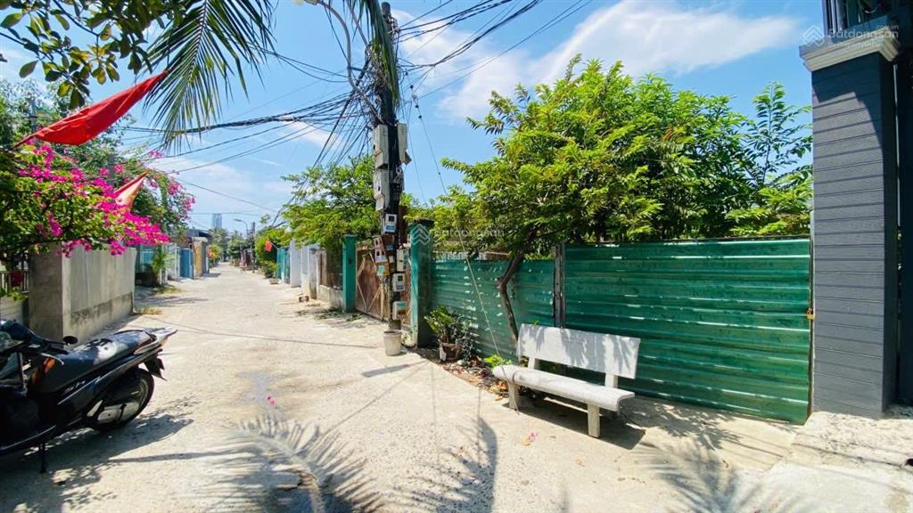 Mặt tiền phú xương đường ô tô  ngang lô đất dài 5,2m, cách biển hòn chồng 2km. giá 4,250 tỷ