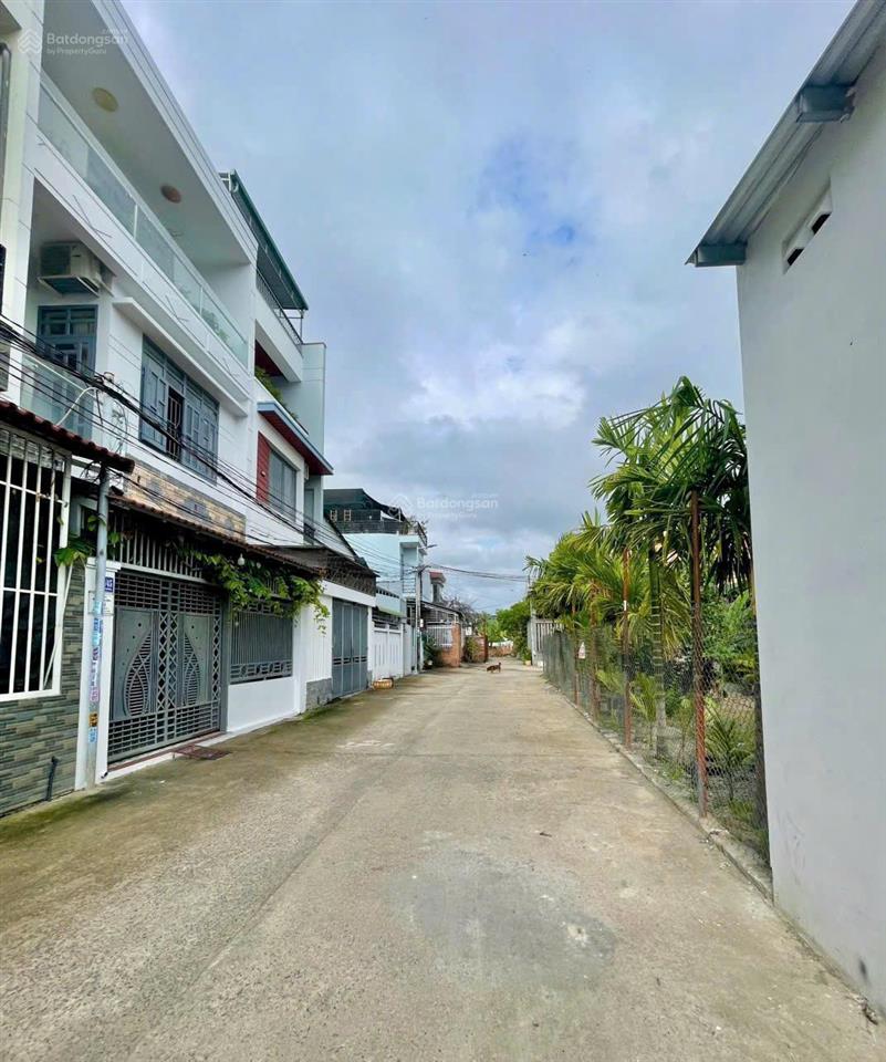 Đất hẻm ô tô phú xương  ô tô vào ok * cách biển hòn chồng 1,5km. giá 3,1 tỷ