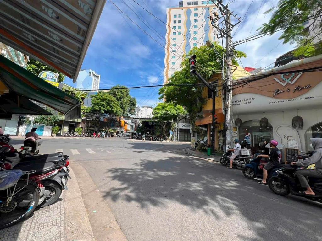 Nhà mặt tiền đường bạch đằngngay ngã tư tô hiến thành, nằm trong khu phố hàn sầm uất. giá 29,2 tỷ