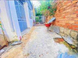 Đất nguyễn khuyến, hẻm 2 xe máy * gần đèn xanh đèn đỏ chợ vĩnh hải. giá 2,450 tỷ