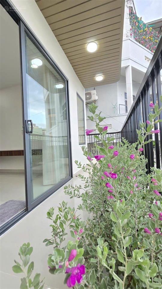 Nhà 3 tầng mặt tiền đường đồng nai  mới xây full nội thất * gần tố hữu * giá 11,9 tỷ