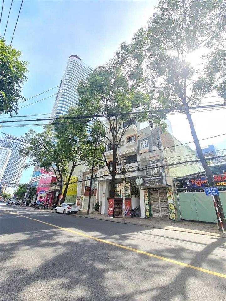 Mặt tiền nguyễn thị minh khai  ngang khá dài 10,5m * cách biển trần phú 450m. giá 110 tỷ