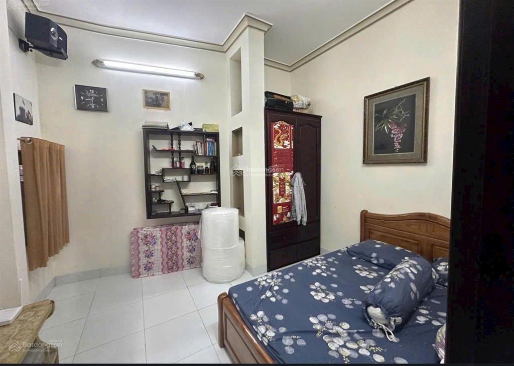 Nhà 3 tầng mặt tiền lê đại hành, ngang dài gần 5,5m. giá 25.2 tỷ