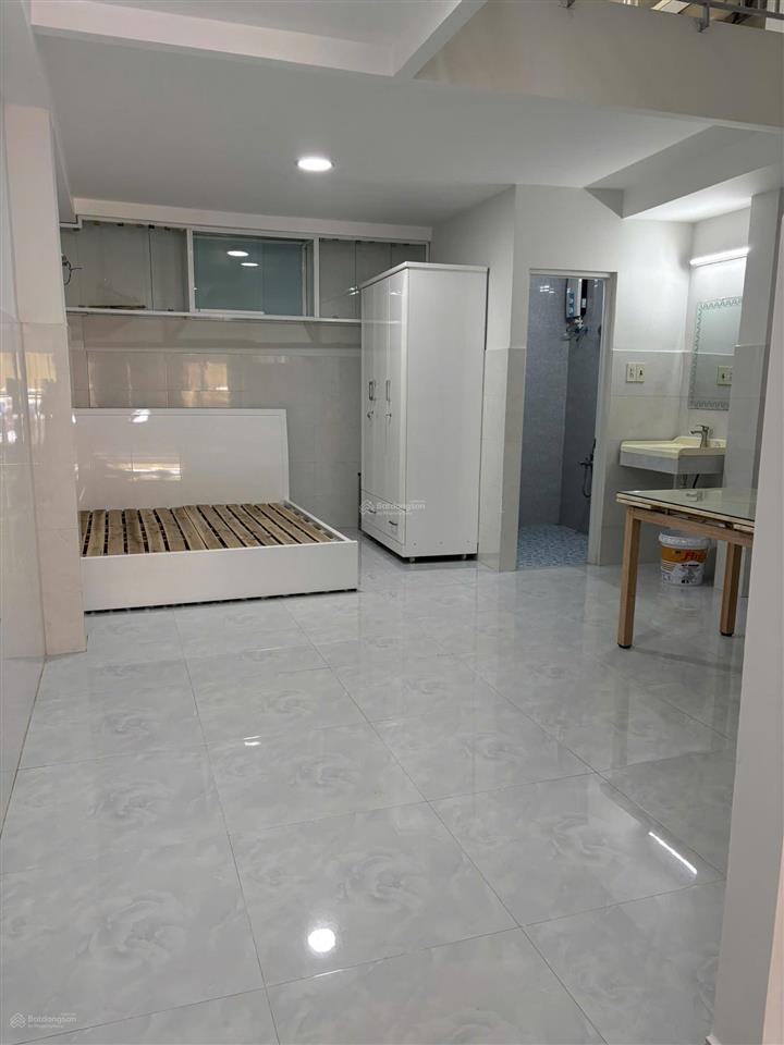 Nhà 3 tầng, mặt tiền đường bến cá sát đường phương sài, ô tô thông. vị trí kinh doanh. giá 8,5 tỷ