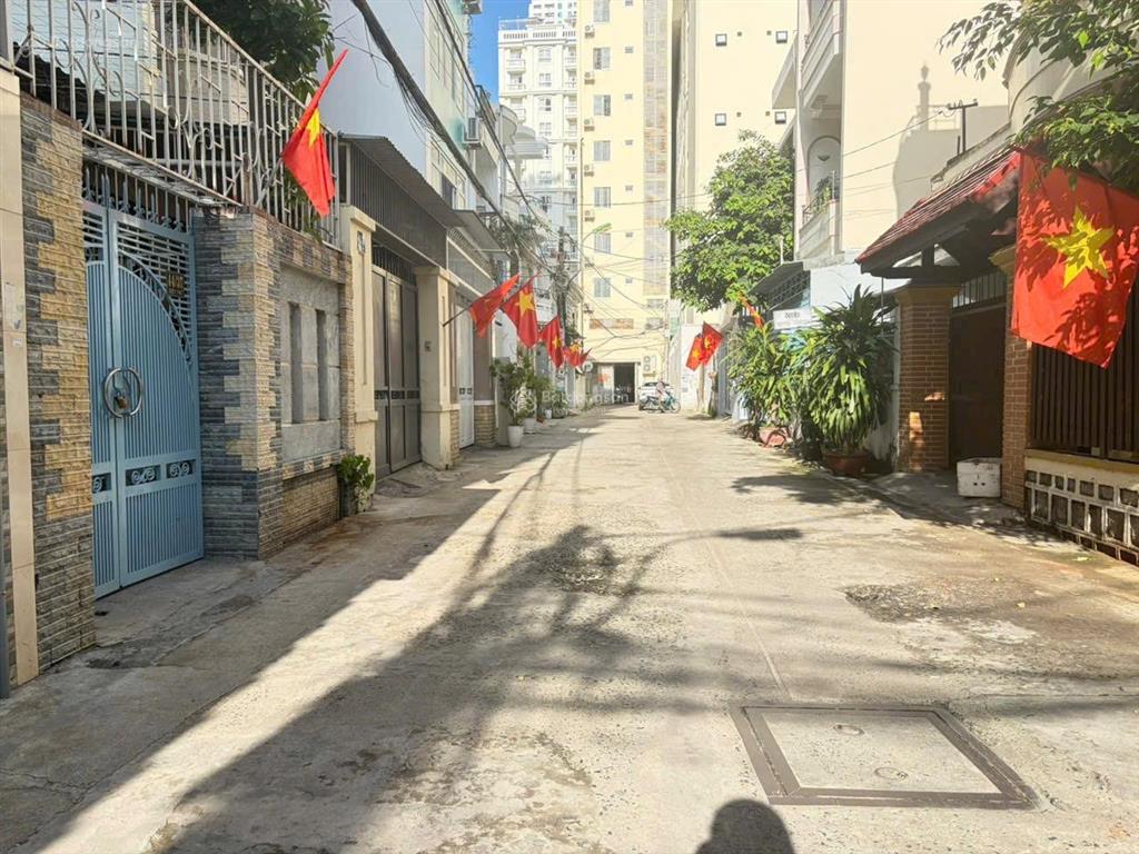 Nhà 3 tầng đường biệt thự  hẻm ô tô thông * cách biển trần phú  300m * giá  12,2 tỷ