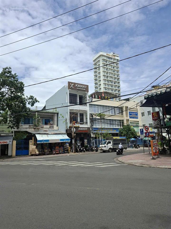 Nhà 3 tầng lê quý đôn  gần ngã ba tô hiến thành * vị trí cực đẹp. giá 19,3 tỷ.