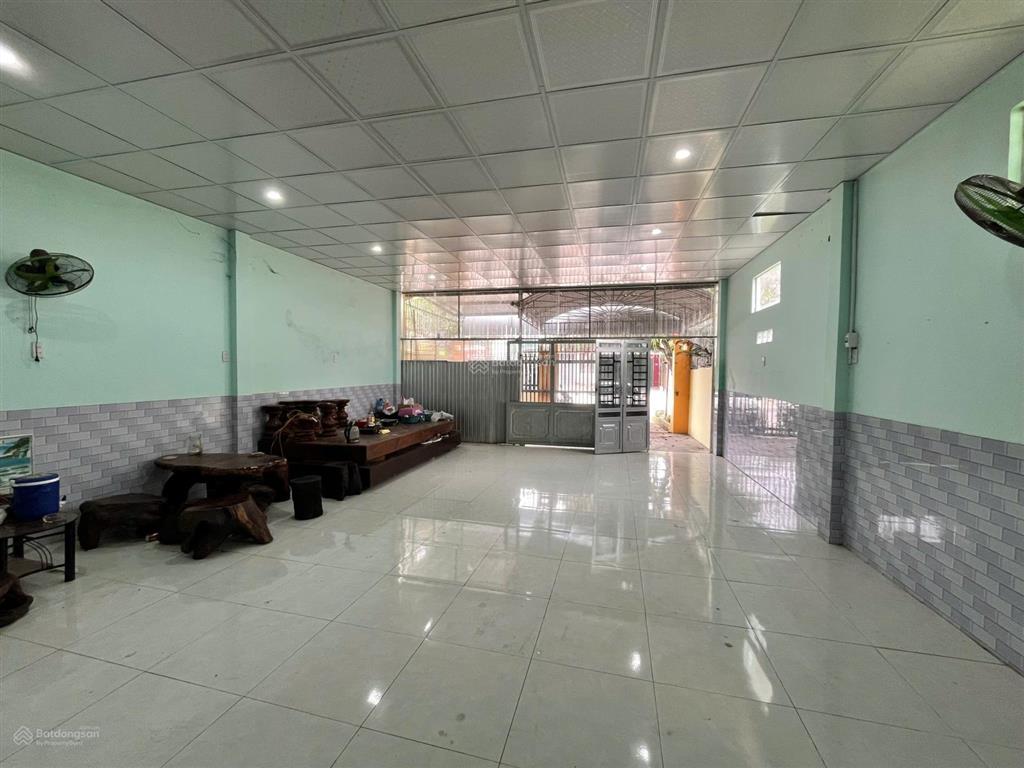Nhà nguyễn xiển  gần trung cấp kỹ thuật miền trung ,cách biển hòn chồng 3,5km.gia 6,980 tỷ.