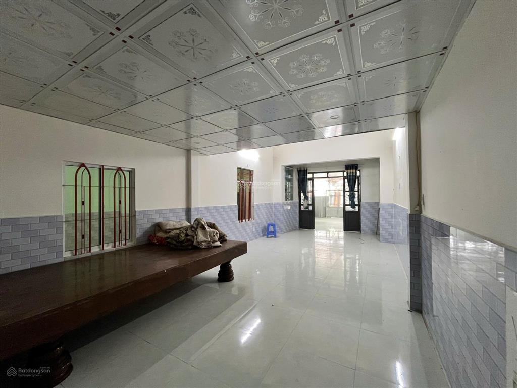 Nhà nguyễn xiển  gần trung cấp kỹ thuật miền trung ,cách biển hòn chồng 3,5km.gia 6,980 tỷ.