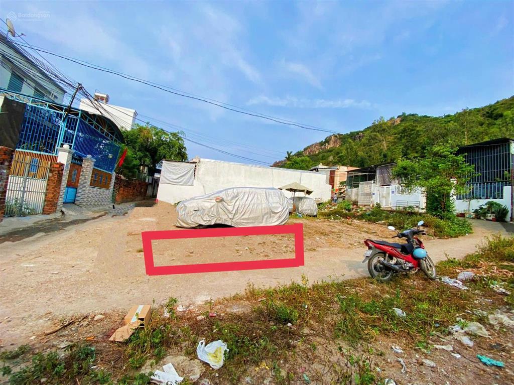 Lô góc 2 mặt tiền nguyễn khuyến, hẻm ô tô bốn bánh (cao ráo không lụt lội) giá 1,250 tỷ