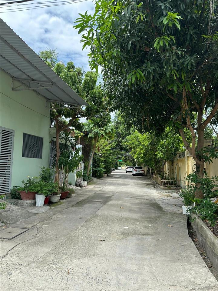 Nhà 3 tầng đã hoàn công đường sử hy nhan  gần biển ba làng (tầm 300m). giá 7,5 tỷ