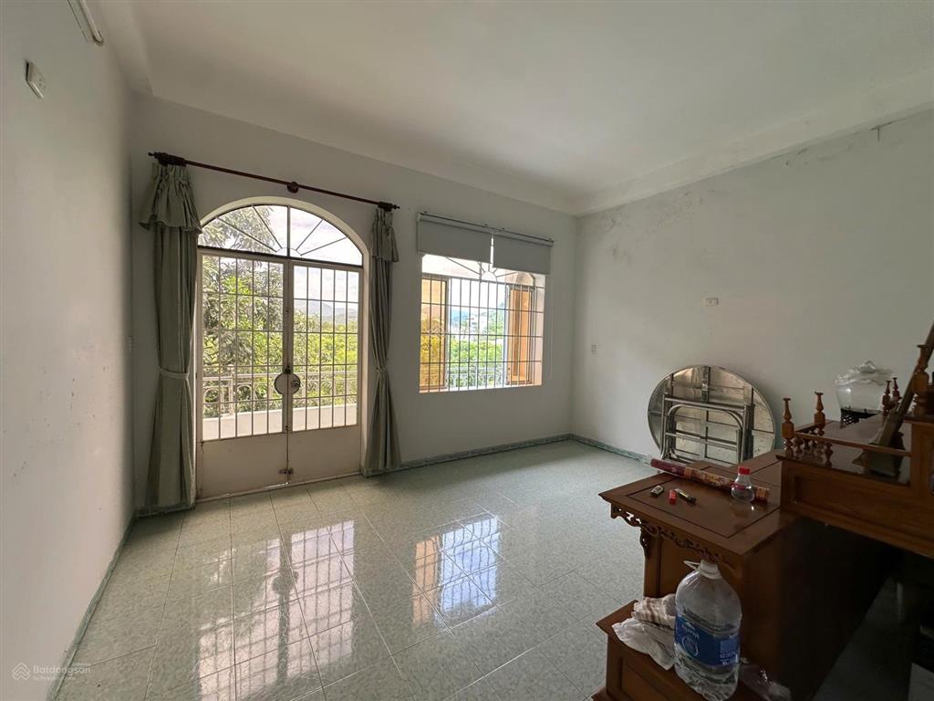 Nhà 3 tầng đã hoàn công đường sử hy nhan  gần biển ba làng (tầm 300m). giá 7,5 tỷ