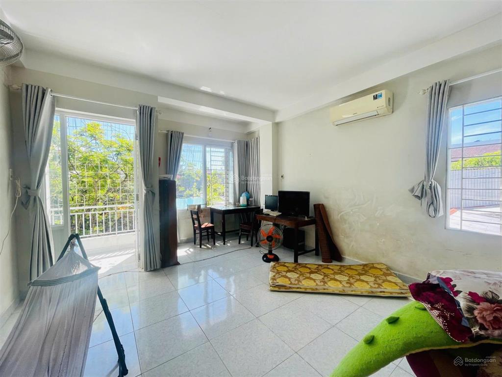 Nhà 3 tầng đường phùng hưng  ngang rộng, dài hơn 8m (vị trí ổn áp). giá 16,8 tỷ