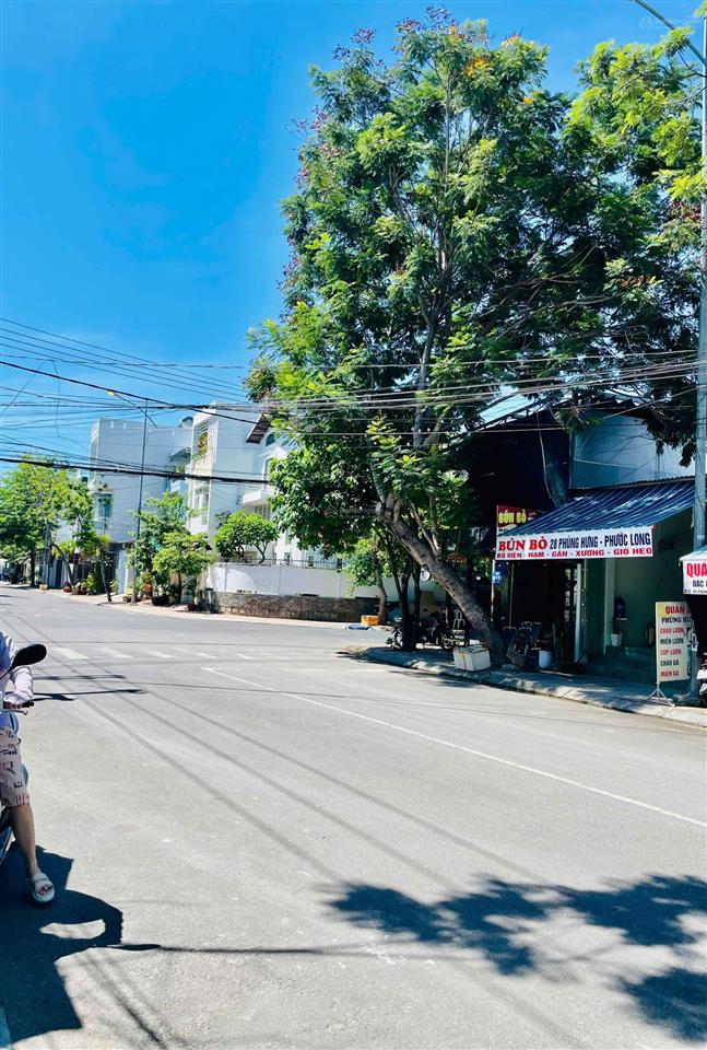 Nhà 3 tầng đường phùng hưng  ngang rộng, dài hơn 8m (vị trí ổn áp). giá 16,8 tỷ