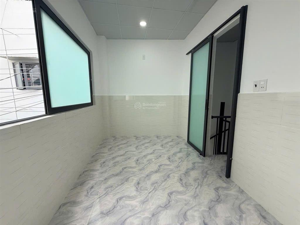Nhà 1,5 tầng mới toanh, hẻm ba gác nguyễn biểu  ngang cách biển hòn chồng 500m. giá 1,450 tỷ