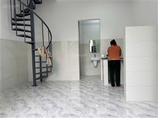 Nhà 1,5 tầng mới toanh, hẻm ba gác nguyễn biểu  ngang cách biển hòn chồng 500m. giá 1,450 tỷ