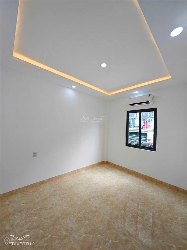 Nhà 2 tầng, góc 2 mặt tiền, mới xây cực new, cách đường chính 300m. giá 2,9 tỷ