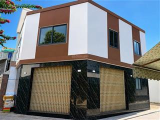 Nhà 2 tầng, góc 2 mặt tiền, mới xây cực new, cách đường chính 300m. giá 2,9 tỷ