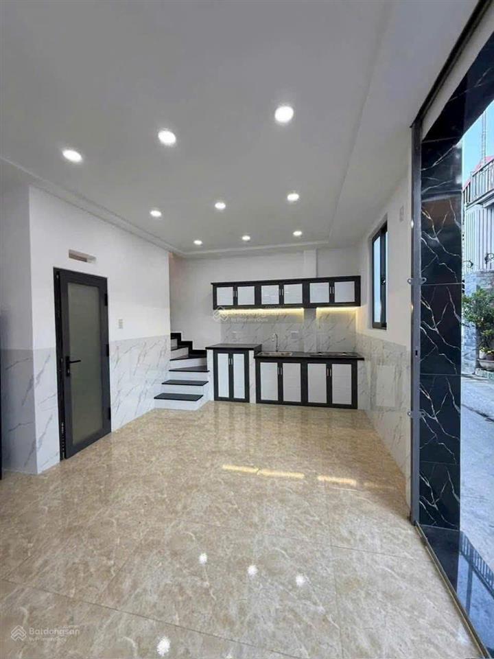 Nhà 2 tầng, góc 2 mặt tiền, mới xây cực new, cách đường chính 300m. giá 2,9 tỷ