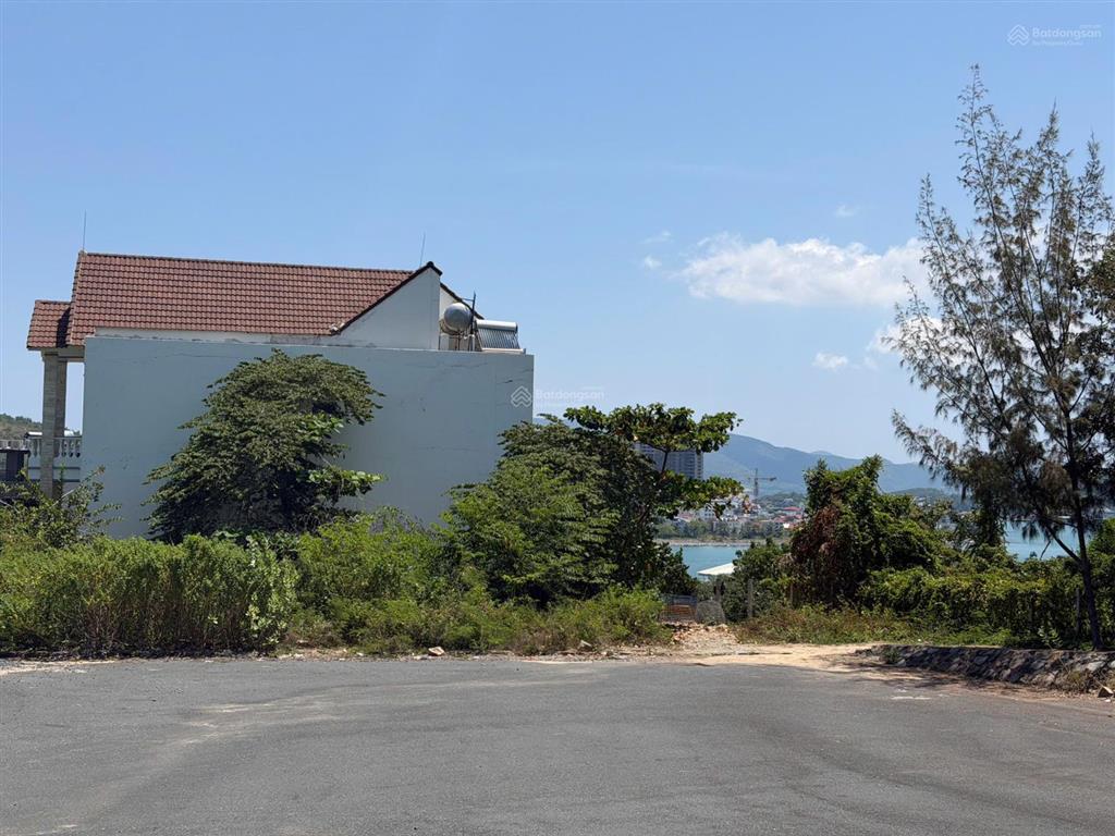 Đất góc 2 mặt tiền, xây biệt thự  view biển & công viên, cực chill. giá 23 tỷ