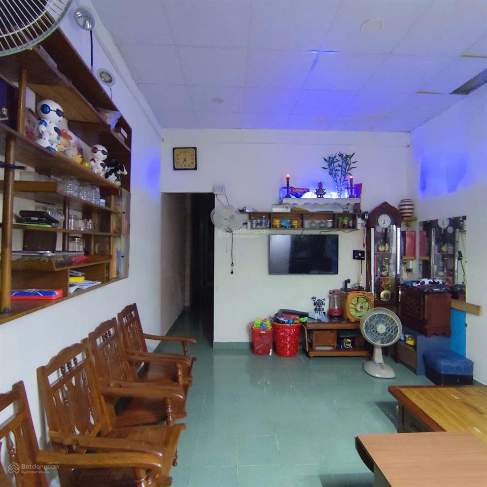 Nhà ngô quyền  đi ra biển trần phú 180m * hẻm 5m ô tô thông. giá 7,5 tỷ
