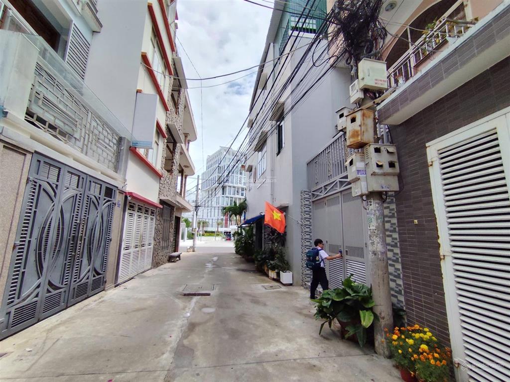 Nhà ngô quyền  đi ra biển trần phú 180m * hẻm 5m ô tô thông. giá 7,5 tỷ